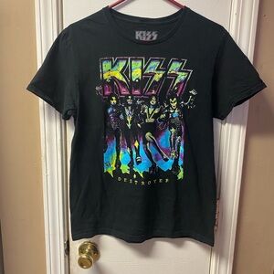 Kiss Black Tee with Vibrant Graphic